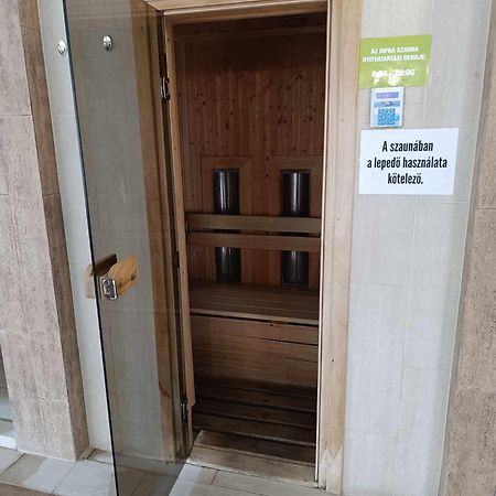 Oazis Wellness Apartman2 Hajdúszoboszló Exteriör bild