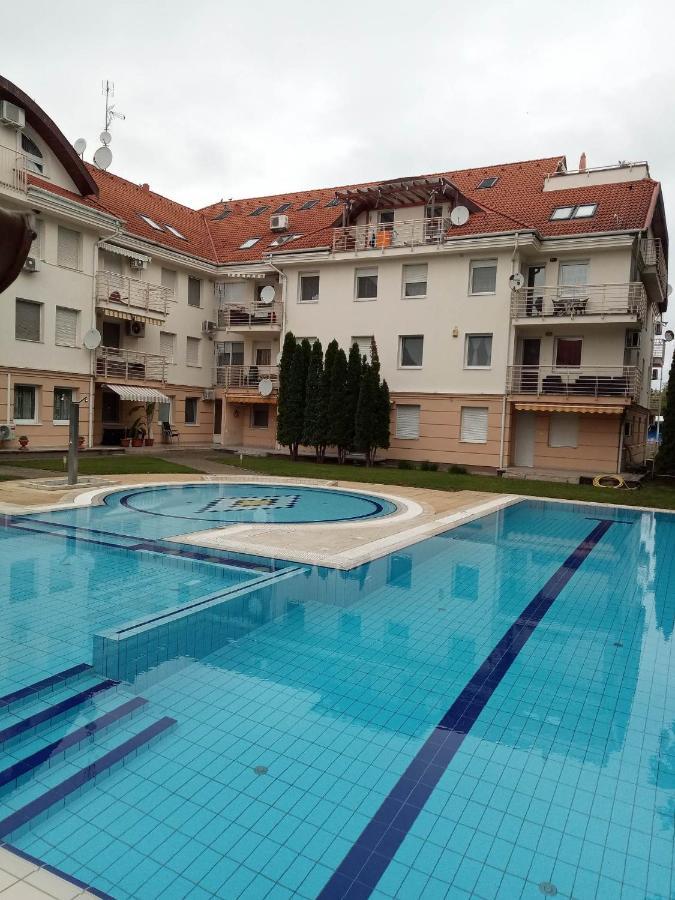 Oazis Wellness Apartman2 Hajdúszoboszló Exteriör bild
