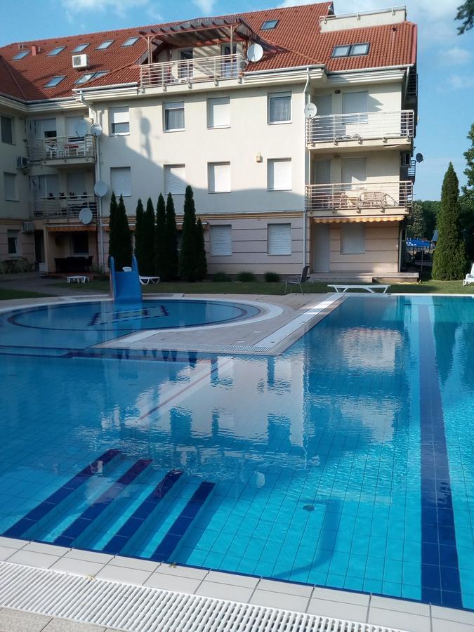 Oazis Wellness Apartman2 Hajdúszoboszló Exteriör bild